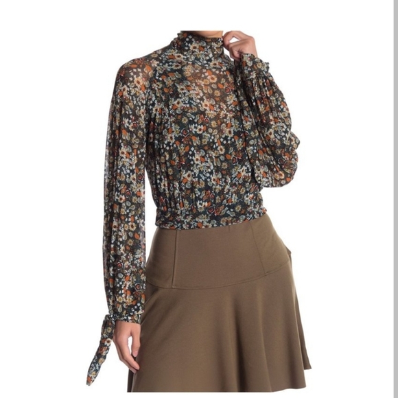 3 / $75 - Free People - Floral Long Sleeve Cropped Blouse - Picture 2 of 6